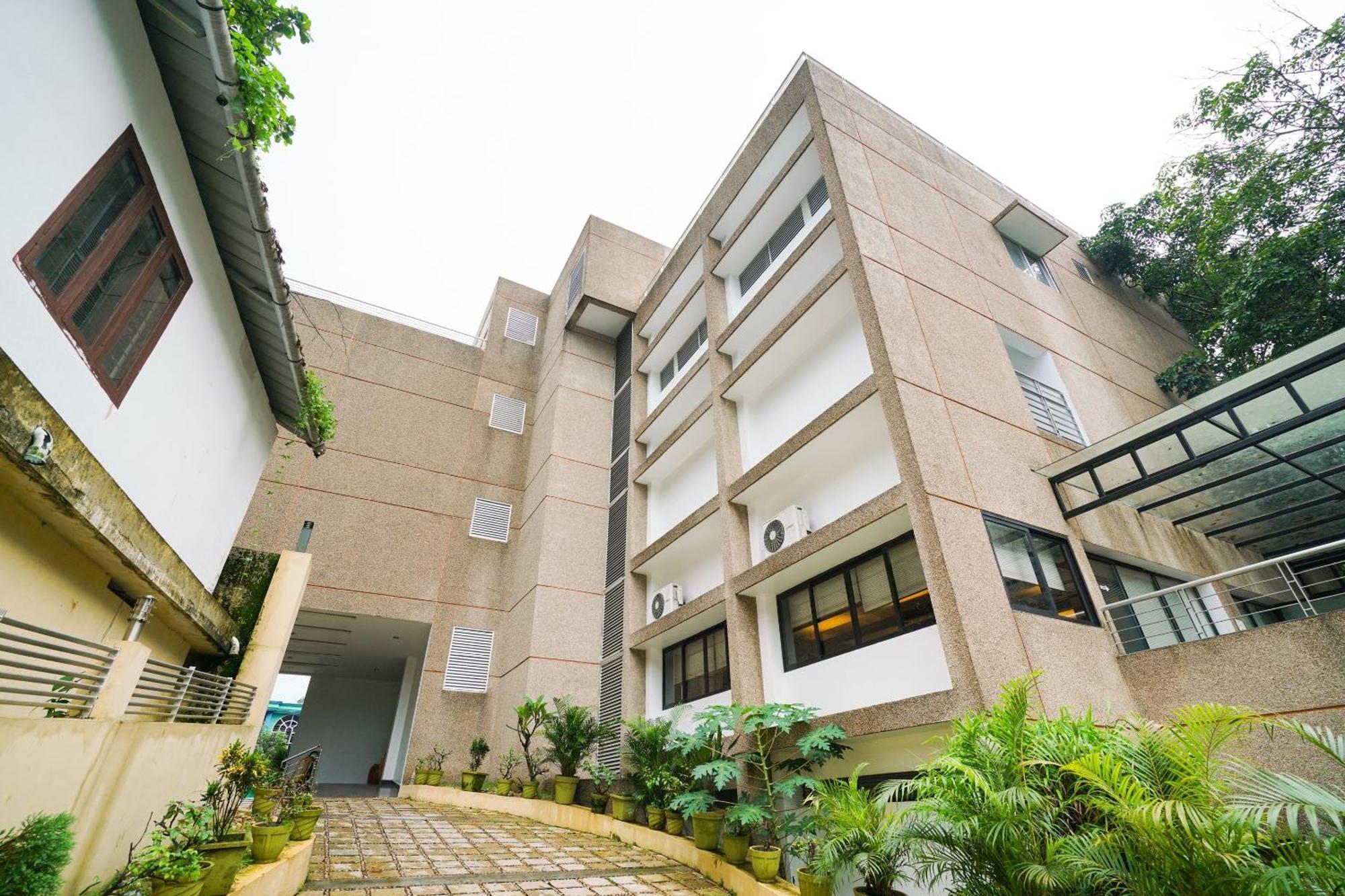 Super Townhouse Mookkannoor Tourist Home Angamali Luaran gambar