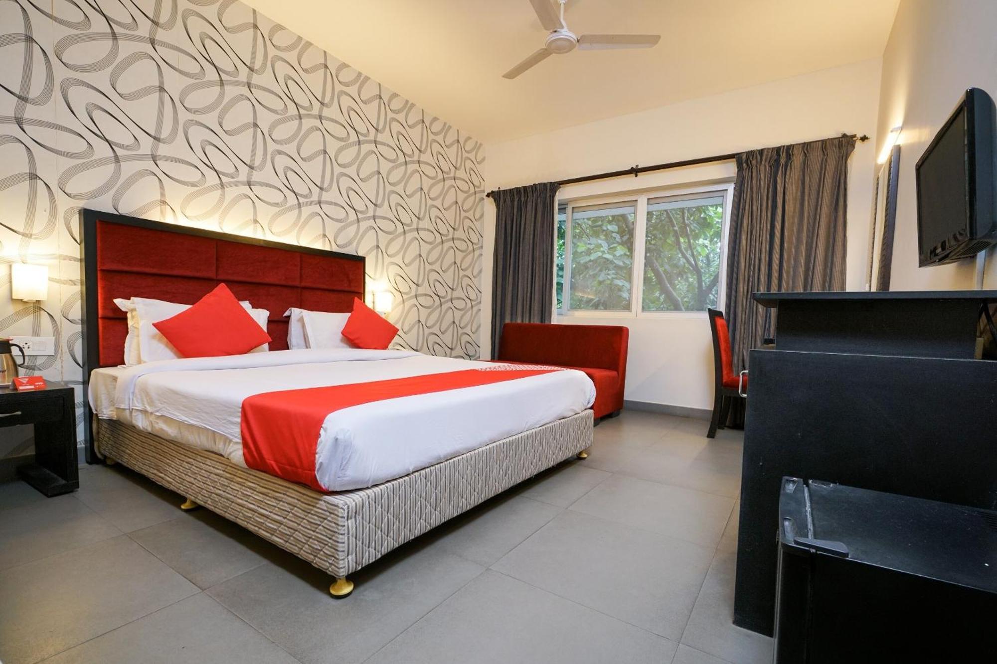 Super Townhouse Mookkannoor Tourist Home Angamali Luaran gambar