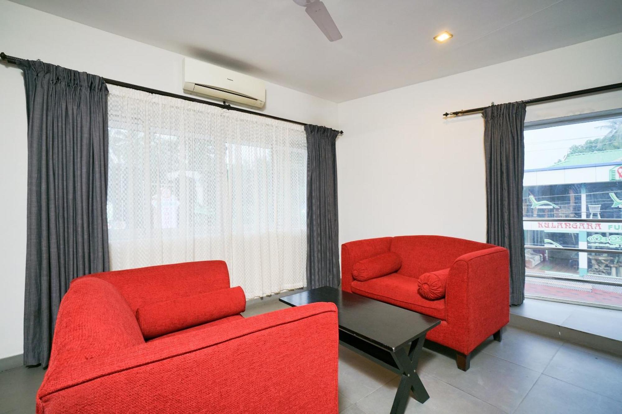 Super Townhouse Mookkannoor Tourist Home Angamali Luaran gambar